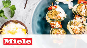 Zucchinirollchen Mit Couscous Aus Dem Standdampfgarer Miele Lebensmittel Essen Couscous Essen