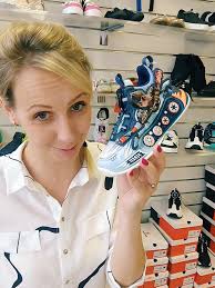 Świecące buty dziecięce w rozmiarach 28 i 29