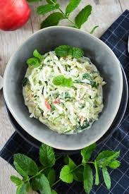 Geschmackvoller Zucchinisalat Rezept Zucchinisalat Salate Rezepte Gesund Leckere Salate