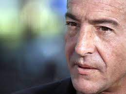 Lindsay Lohan's father charged with domestic violence