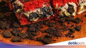 Red velvet keju pisang kacang. Martabak Red Velvet Kekinian Yang Empuk Bisa Dibeli Di Sini