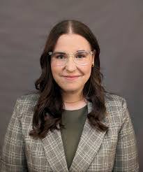 Lindsay Metz's Instagram, Twitter & Facebook