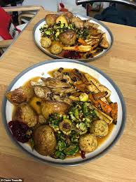Christmas eve the evening or day before christmas day. Femail Taste Test Christmas Dinner Kits To Get A Festive Roast Ready In An Hour Or Less Daily Mail Online