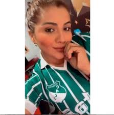 Presentadora colombiana Faizuly Martínez cumple picante promesa por goles  de un delantero de su equipo
