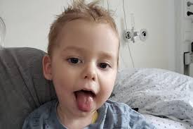 Der kleine Ben kämpft gegen eine seltene Form der Leukämie