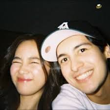 Max alam mo nasa labas ako ngayon kasama ang husband ko magdate sana kami  tapos nabasa ko tong update mo ang ending nagyata na ako pauwi 😭😭😭