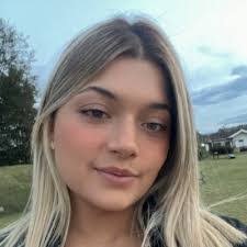 Alejandra Lemus's Instagram, Twitter & Facebook