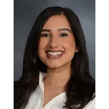 Stephanie Dowd's Instagram, Twitter & Facebook