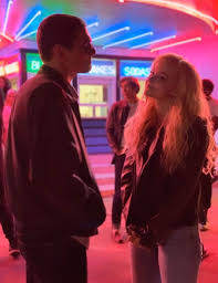 Avem 2 stiri despre cas si cass. Dove Cameron Dove Cameron Style Dove Cameron Cameron