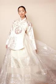 Mycolorfulseoul Via 2 White Hanbok Korea Pinterest Korean Traditional Dress Modern Hanbok Hanbok