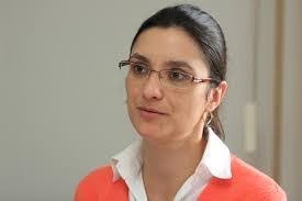 Michelle Ribeiro's Instagram, Twitter & Facebook