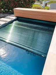 Zum Pool Gehort Eine Poolabdeckung Schwimmbad De Poolabdeckung Gartengestaltung Gartenpools