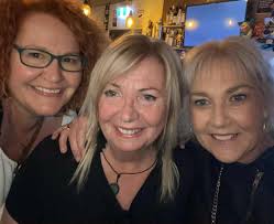 Rewind to a week ago 🩷 The BEST proposal at the most memorable Sheds gig  🩷 EVER Have the most amazing time tonight fellow Shed Seven fans 🙌🏻