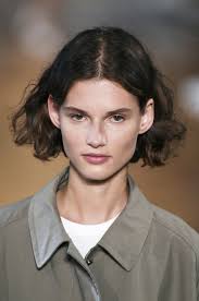 Coupe cheveux fins longs tendance coiffure: Quelle Coupe Adopter Quand On A Les Cheveux Fins Madame Figaro