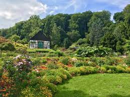 It is open daily without charge. Der Botanische Garten Mit Dem Parkplatzproblem Botanischer Garten Bielefeld Reisebewertungen Tripadvisor