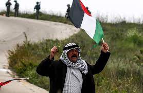 هو يوم الأرض الفلسطيني، يحييه الفلسطينيون للتعبير عن تمسكهم بأرضهم وهويتهم بعد أن صادر الاحتلال الإسرائيلي آلاف الدونمات من الأراضي. ÙŠÙˆÙ… Ø§Ù„Ø£Ø±Ø¶ Ø§Ù„ÙÙ„Ø³Ø·ÙŠÙ†ÙŠ Ø°ÙƒØ±Ù‰ Ø®Ø§Ù„Ø¯Ø© ÙˆØµØ±Ø§Ø¹ Ù„Ù… ÙŠÙ†ØªÙ‡