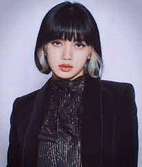 Blackpink is the new model for korea beauty brand mise en scene a total hair cosmetics brand that offers a diverse range of products including hello bubble hair color. Lisa Pics On Twitter Lisa Hair Lisa Short Hair Hair Inspo Color