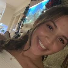 Emily Muniz (emilymuniz)