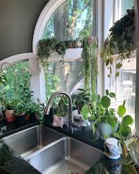Which is a shame since there are so many wonderful, adorable ways to check out these 6 ways to decorate and dress up your window sills … and have them become add pretty, delicate and bright flowers or even some kitchen herbs to create an organic. 25 Amazing Window Sill Decoration Ideas For Winter Holiday Kitchen Window Sill Room With Plants Decor