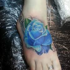 I have to get it fixed or covered up i just haven't had the time. 55 Beautiful Rose Tattoos On Foot