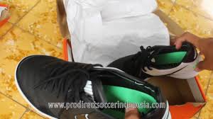 Pin Di Sepatu Futsal Nike