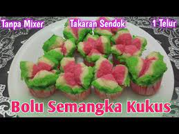 Resep bolu pandan kukus tanpa mixer, tanpa telur (takaran sendok ada di video) yang ini juga cocok untuk pemula seperti. Bolu Kukus Semangka Mekar 1 Telur Tanpa Mixer Takaran Sendok Anti Gagal Lembut Enak Dan Simple Youtube