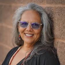 Voices from Pejuhutazizi: Dakota Stories and Storytellers: Peterson,  Teresa, LaBatte Jr., Walter: 9781681341842: Amazon.com: Books