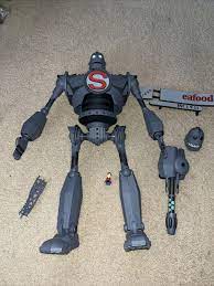 Iron giant figure mondo