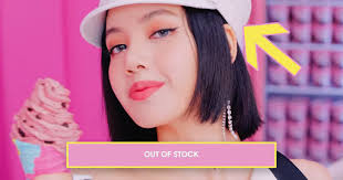 5 Clothing Items BLACKPINK's Lisa Sold Out Through "Ice Cream"