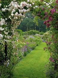 Pin By Betty Ambrose On Gardens Beautiful Gardens Dream Garden English Country Gardens