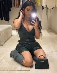 Kim scored 474 on the exam. Kim Kardashian Freezes Her Instagram After Kuwtk Bombshell And Kanye West Drama Aktuelle Boulevard Nachrichten Und Fotogalerien Zu Stars Sternchen