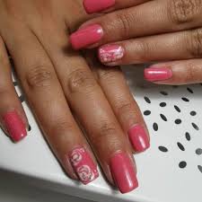Lima tus uñas en un una sola dirección a la hora de quitar las uñas de gel. Como Quitar Unas De Gel En Casa Formas Modaellas Com
