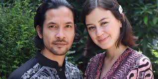 Perjalanan Cinta Kimberly Ryder dan Edward Akbar, Pernah LDR hingga Umumkan  Hamil Anak Kedua