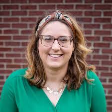 Lori Lowell's Instagram, Twitter & Facebook