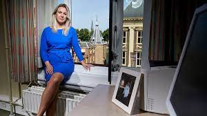 Hoeveel partijen heeft ze nu al wel niet gehad? klaagt merel. Het Vertrek Van Femke Merel Van Kooten Is Een Onverwachte Breuk Bij De Partij Voor De Dieren Trouw