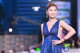金鐘50 戲劇節目女主角獎 朱芷瑩 頒獎人 楊丞琳 潘瑋柏. æœ±èŠ·ç'©8å¹´å‰è¢«æŽå®‰é¸ä¸Šä¸æ•¢è„«éŒ¯å¤± è‰²æˆ' å¥³ä¸»è§' Ettodayæ˜Ÿå…‰é›² Ettodayæ–°èžé›²