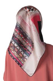 Levidor Kirmizi Desen Ipek Esarp Modelleri Moda Tesettur Giyim Moda Desenler Esarp