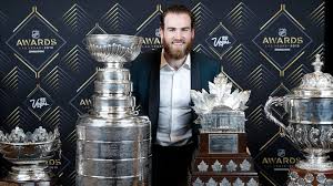 The winner is selected by a poll of the professional hockey writers' association following the regular season. Blues O Reilly Named Selke Finalist For 2020 Ksdk Com