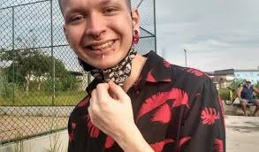 ajude uma garota trans a conquistar a independência