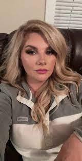 Lindsey Pippin's Instagram, Twitter & Facebook