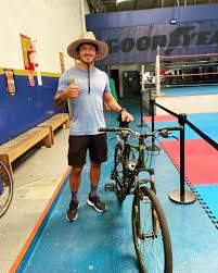 Miércoles 29/12/2021 Agradecido siempre. Este año me toco deportivamente  estar desde otro lado, y disfrute mucho cada reto, y cada aprendizaje. 🥂  Brindemos por un 2022 con más aprendizaje y más retos. . . . . #