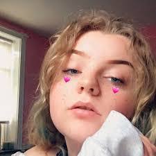 Kiana Dawson's Instagram, Twitter & Facebook