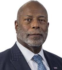Dr. Dennis E. Thomas, MEAC commissioner and alumnus, to deliver the 2021  Fall Commencement speech