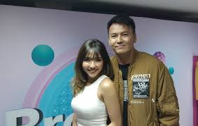Reaksi wijin saat dapati video syur gisel. Gisella Anastasia Belum Berniat Menikah Dengan Wijaya Saputra Okezone Celebrity