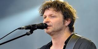Il semblerait que ce soit son fils de 11 bertrand cantat se trouvait au domicile de kristina rady et dormait au moment où son ancienne épouse s'est donnée la mort. L Enquete Sur Le Suicide De L Ex Femme De Bertrand Cantat Relancee