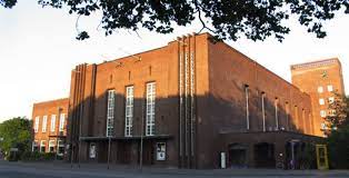 Jetzt einfach & sicher deutsches haus flensburg tickets beim marktführer eventim bestellen und einzigartige veranstaltungen live erleben! Informationen Uber Das Deutsche Haus In Flensburg 51 Stufen Kino