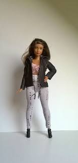 Heute spielen wir mit chelsea und steffi. Curvy Barbie Stretch Jacket With Hood In Black Jacke Mit Kapuze Modestil Puppenkleidung