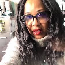 Lea Walker's Instagram, Twitter & Facebook