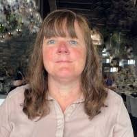 Tracy Swaim's Instagram, Twitter & Facebook