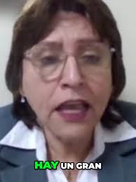 🎙️“Yo soy muy tolerante y hasta lo veo con risas, pero lo que no se puede  permitir es la desinformación hablando de un enfrentamiento entre 2  comadres (Delia Espinoza y Patricia Benavides). Incluso ...